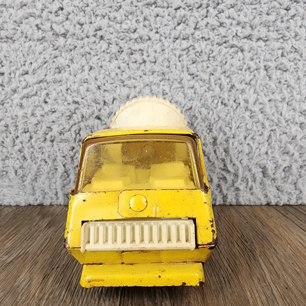Vintage Tonka Yellow Pressed Steel Cement‎ Mixer Truck Toy Rotating Drum Patina